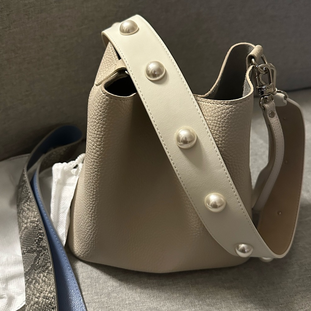 Find Kapoor Pingo bag with extra strap